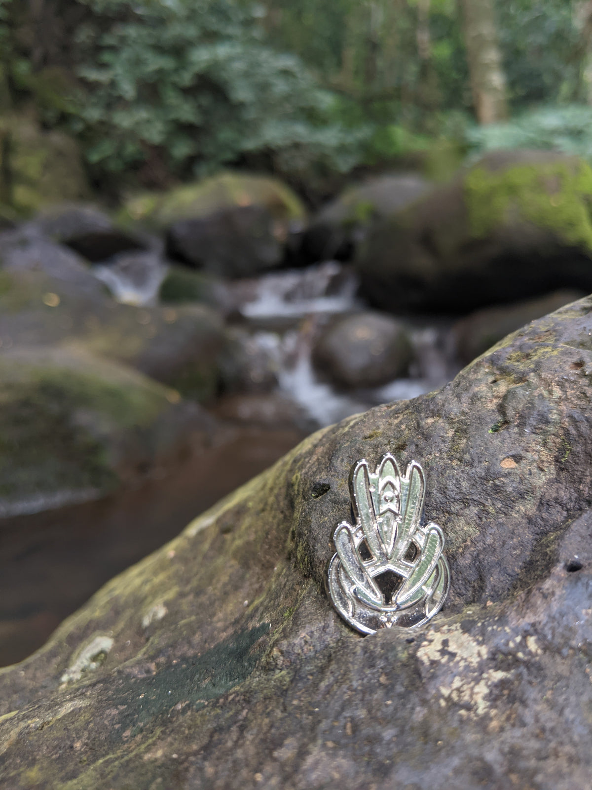 MWG Pin